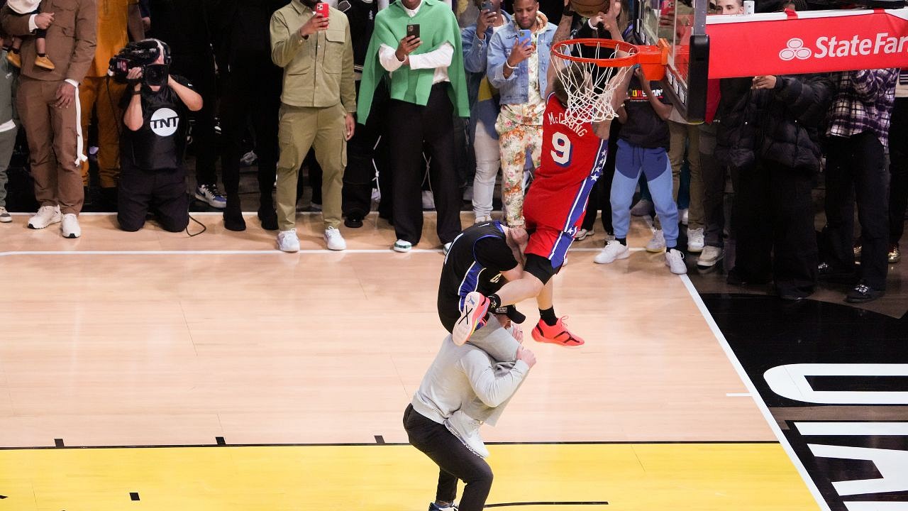 first dunk in nba