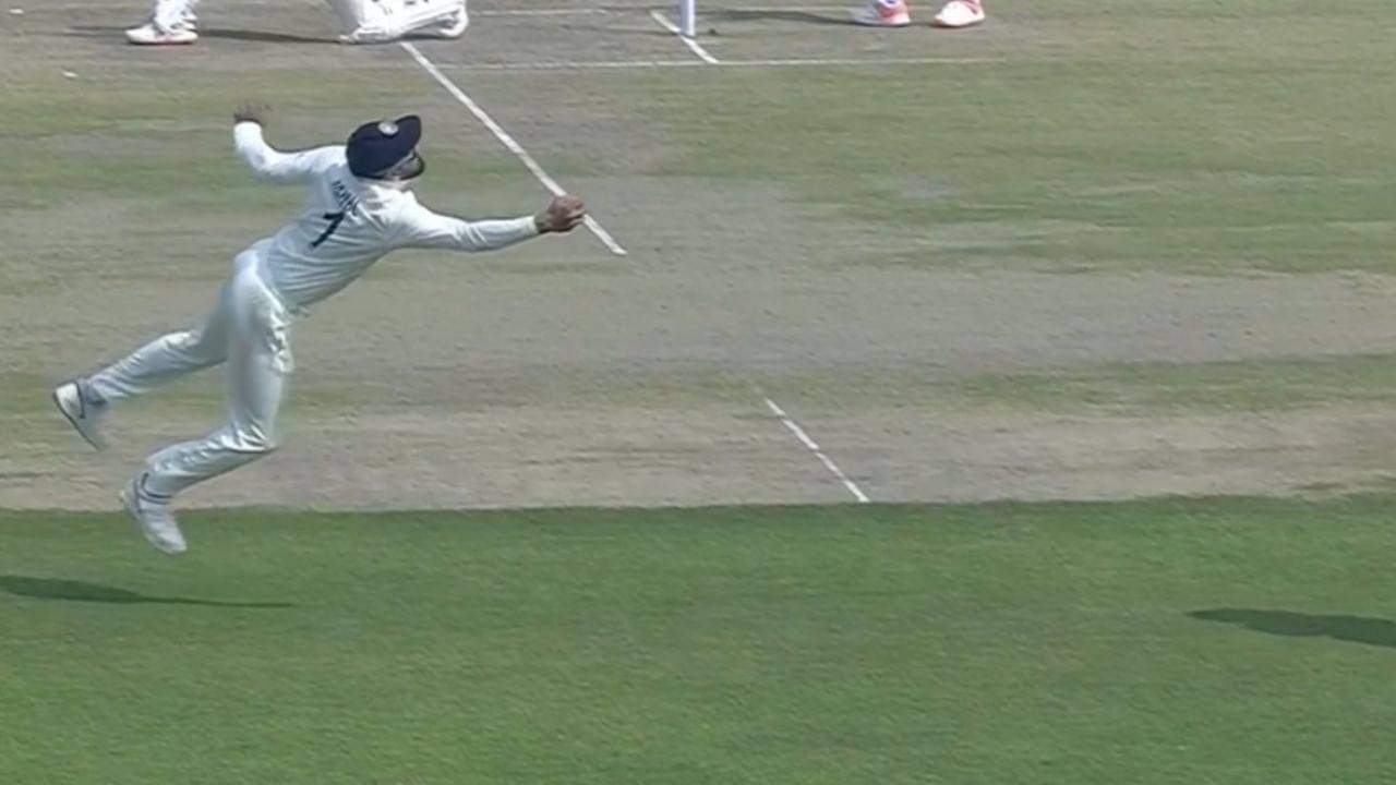 IND vs AUS 2023 KL Rahul catch: Twitter goes berserk as Indian vice-captain grabs one-handed stunner to dismiss Usman Khawaja