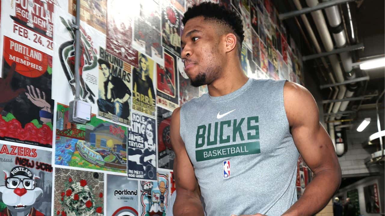 Is Giannis Antetokounmpo Playing Tonight vs Lakers? Bucks Starting
