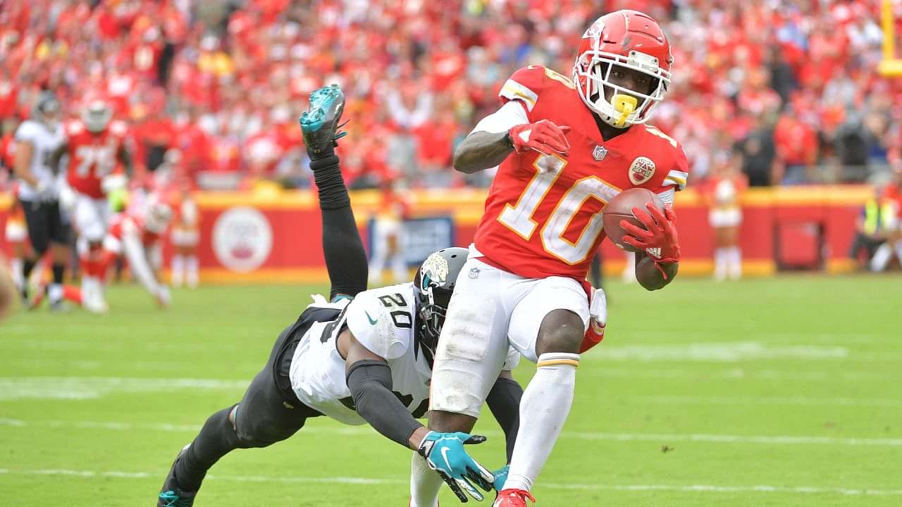 Tyreek Hill's immediate reaction to Miami's Jalen Ramsey trade