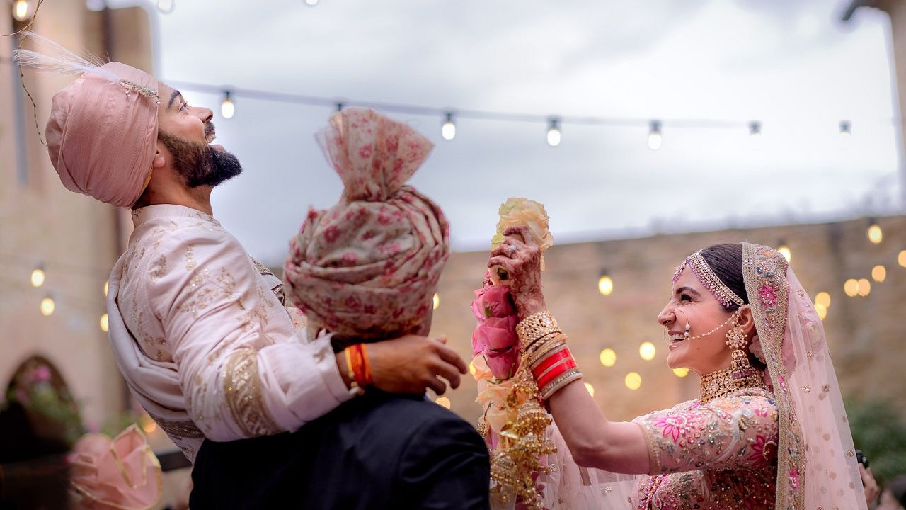 All you need to know about Anushka Sharma and Virat Kohli wedding outfit