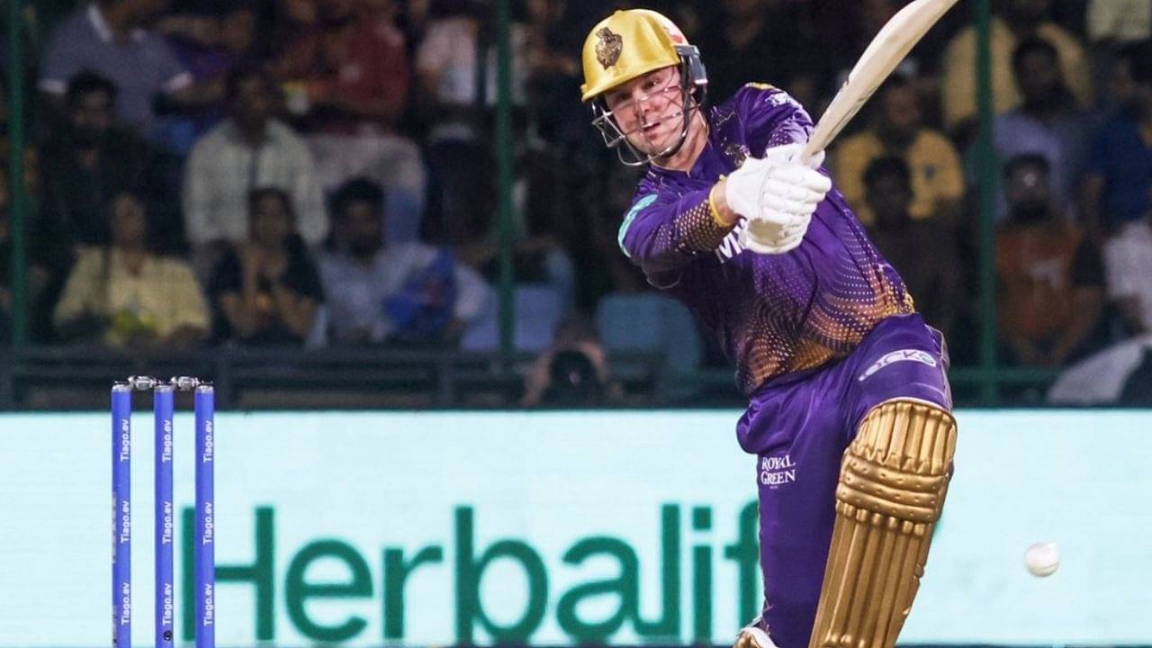 Jason Roy Sixes Video: KKR Batter Hits 4 Sixes in Shahbaz Ahmed's Over at the Chinnaswamy Stadium