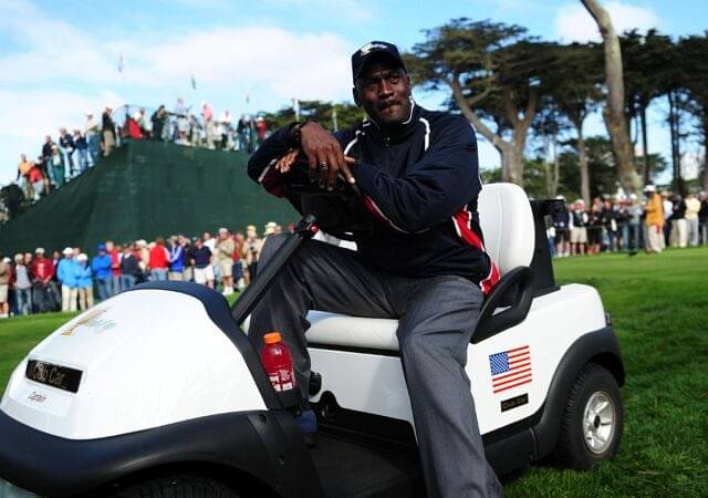 Facing $5000 Suspension After Bumping into a Referee, Michael Jordan Rushed to Play the Hardest Game in 1992: "Extra Day of Golf"