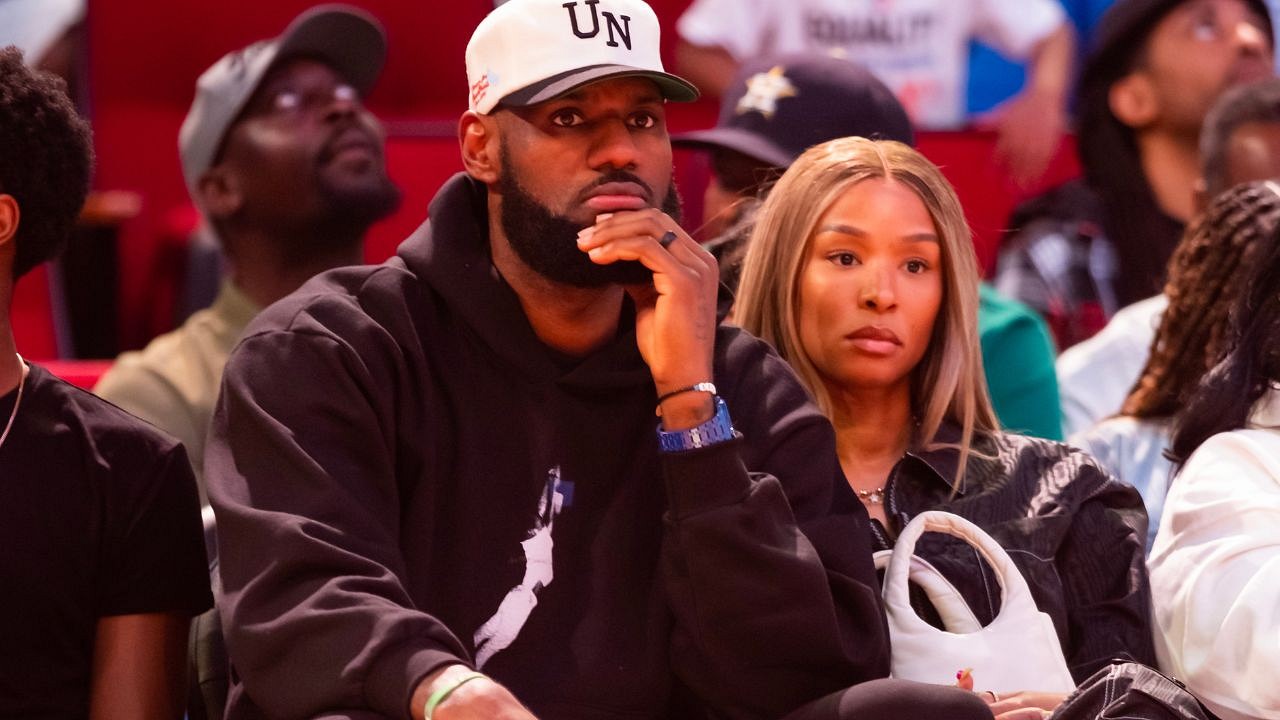 LeBron James Hypes His Wife, Savannah James In Front Of 204.2 Million ...