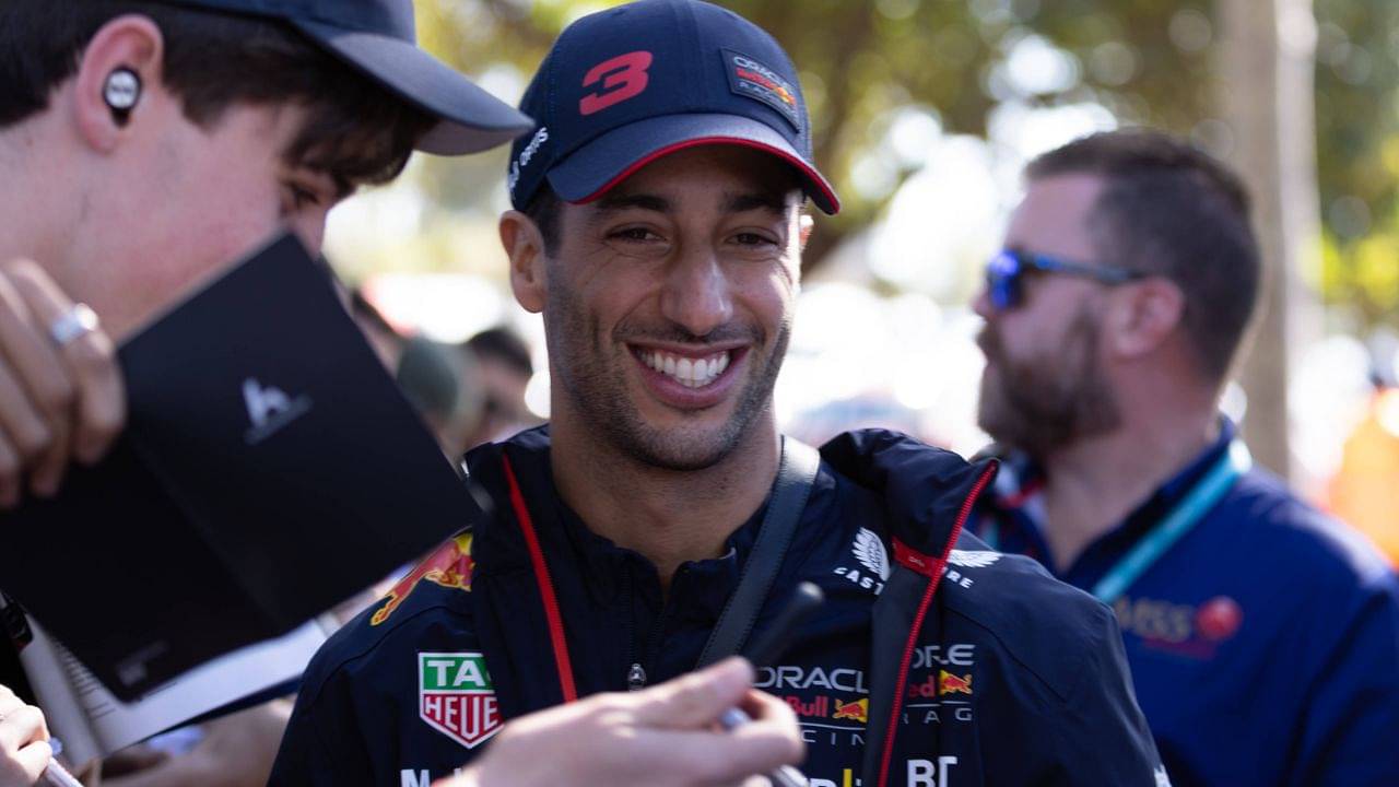 Fan Asks Daniel Ricciardo to Prove He’s a ‘Good Kisser’ After Asking ...