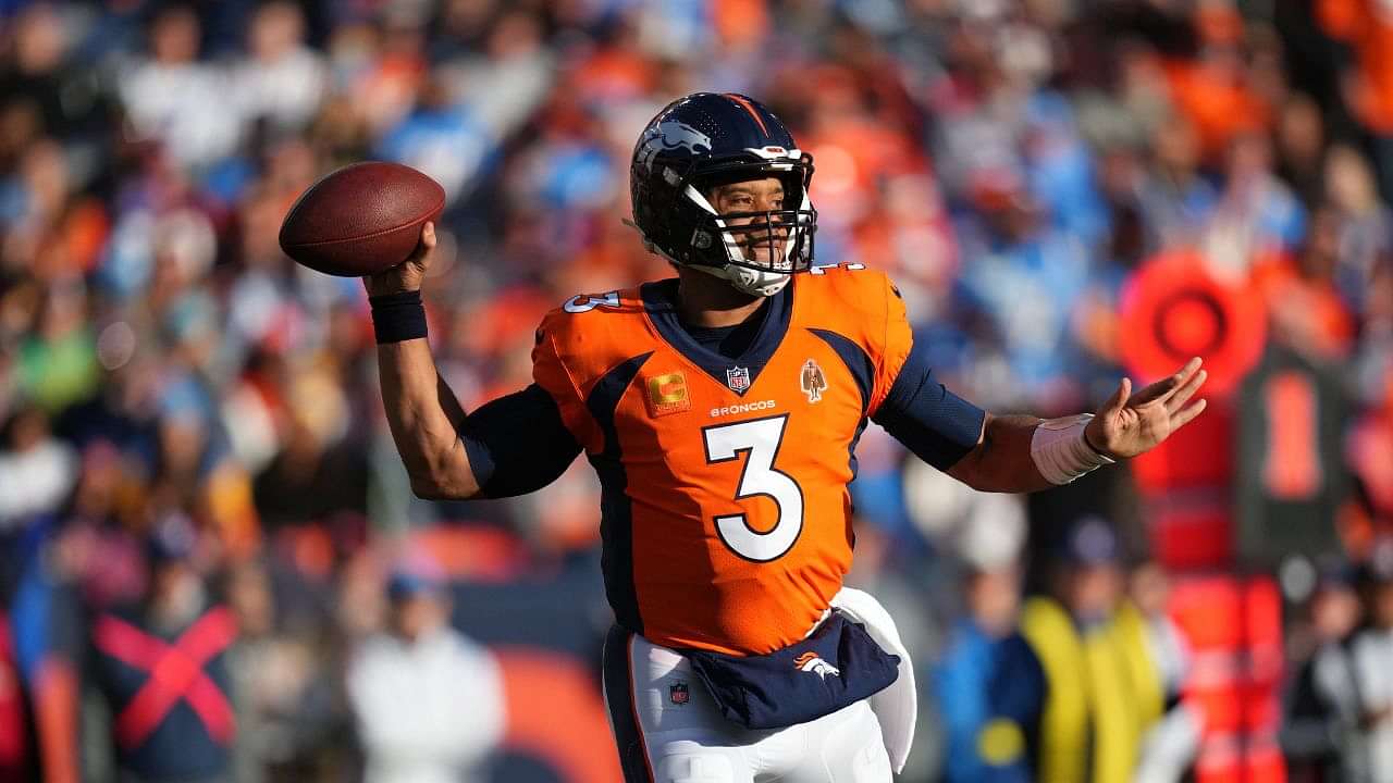 Broncos' Peyton Manning reportedly preparing to play next season - Los  Angeles Times