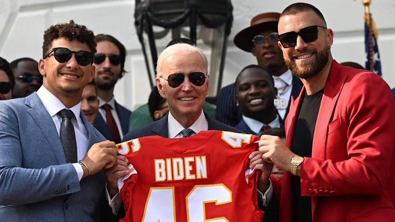 Patrick Mahomes shuts down Travis Kelce's attempt to speak in hilarious  fashion at Chiefs' White House visit