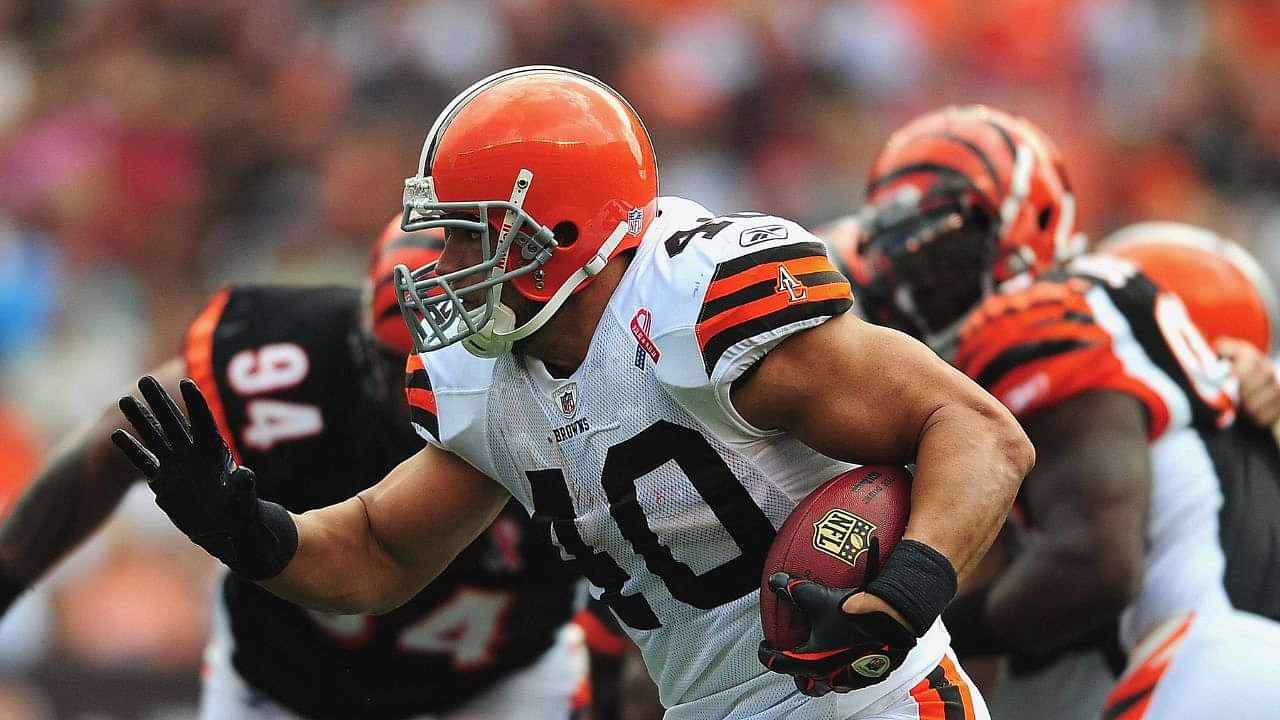 Ex-Giant Peyton Hillis in ICU after saving his children from drowning