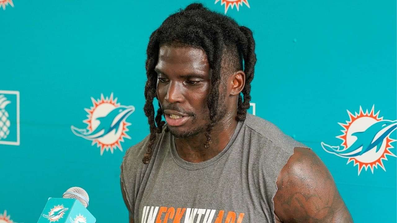 Dolphins: Tyreek Hill gifts 'Mini Cheetah' jersey in heartwarming