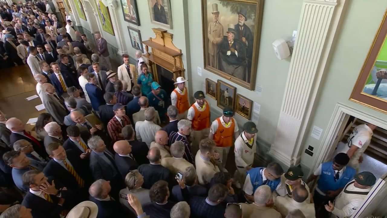 WATCH: Security Pulls Back Usman Khawaja And David Warner From Lord's Long  Room Members - The SportsRush