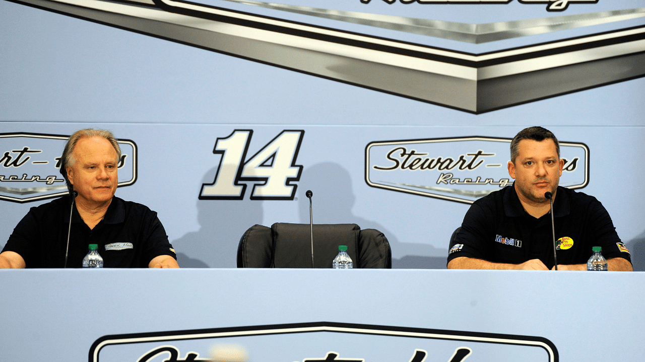 SHR celebrates Tony Stewart's third championship