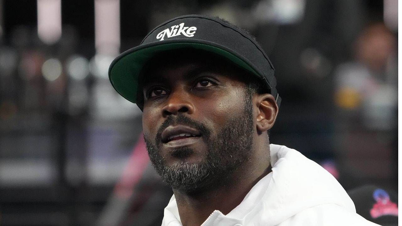 Michael Vick's "Getting Pulled Over by Cops for Driving a $300,000 Maybach" Story Amuses Tyreek Hill