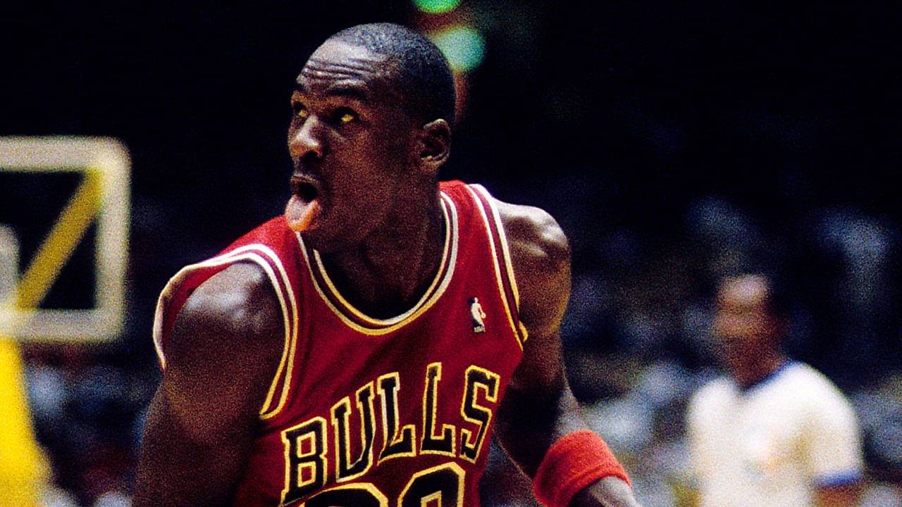 Unsatisfied with $650,000 Paycheck, 21-Year-Old Michael Jordan's Bargaining with Bulls Owner Was Brutally Rejected: "6,000 People a Game"