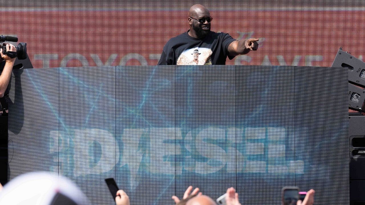 Ex-jogador de basquete, Shaquille O'Neal, vira DJ Diesel - 15/07