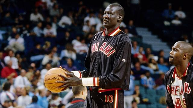 "Naked, Drinking Heinekens": Former All-Star Confessing 7ft 7" Manute Bol Never Played Sober for the 76ers Resurfaces