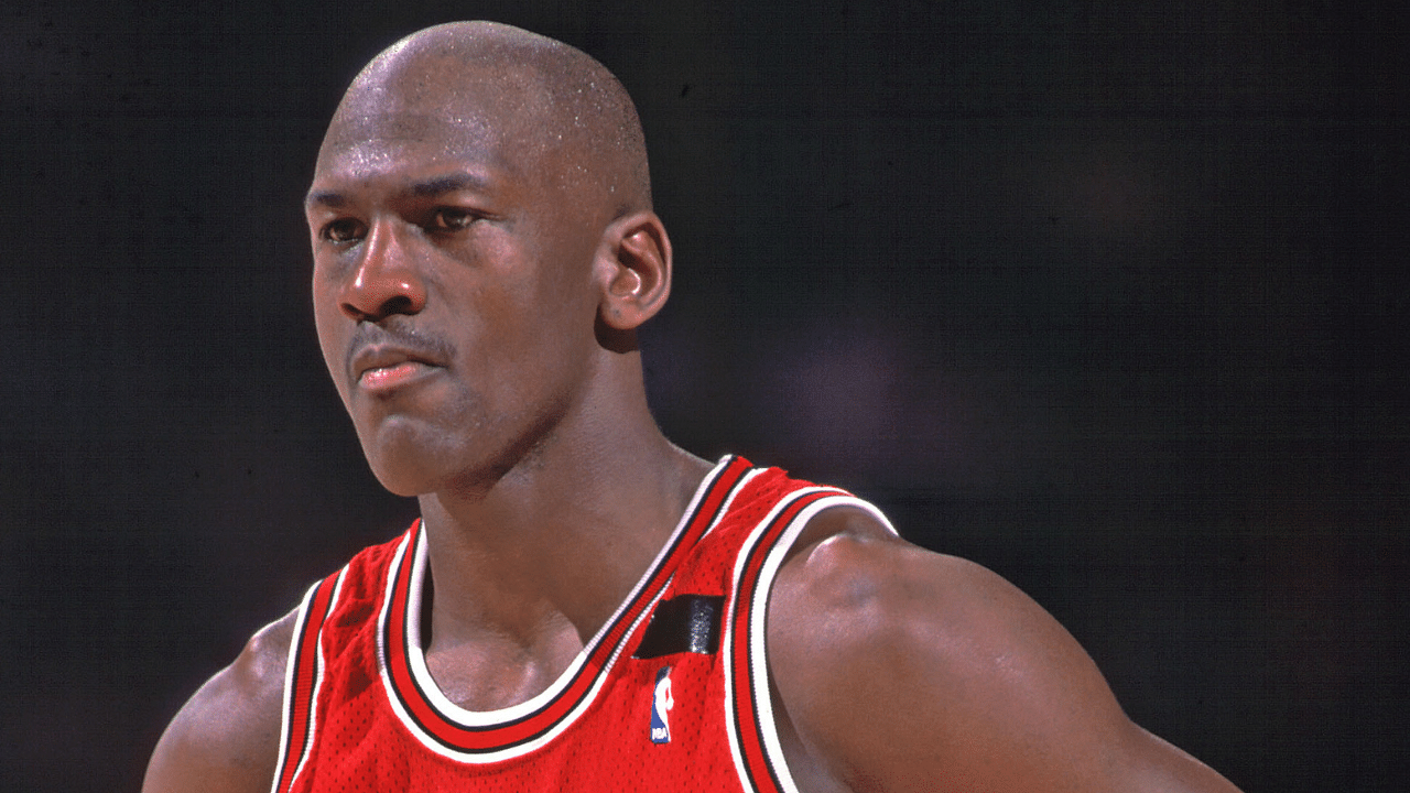 Something I Don't Want to Excel at!”: Michael Jordan Disapproved Iconic ' Shrug Game' 23 Years Before Stephen Curry 'Revolutionized' the Game - The  SportsRush