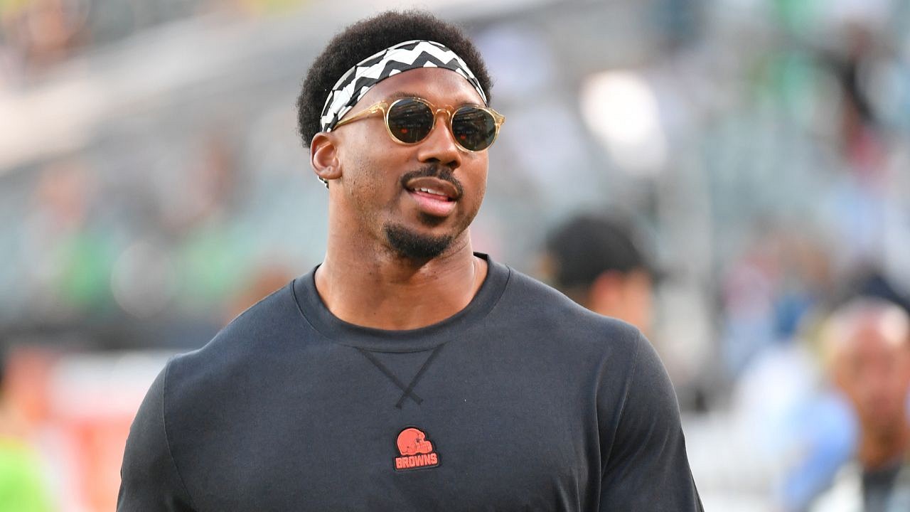 Congratulation Myles Garrett in The Madden NFL 99 Club T-shirt