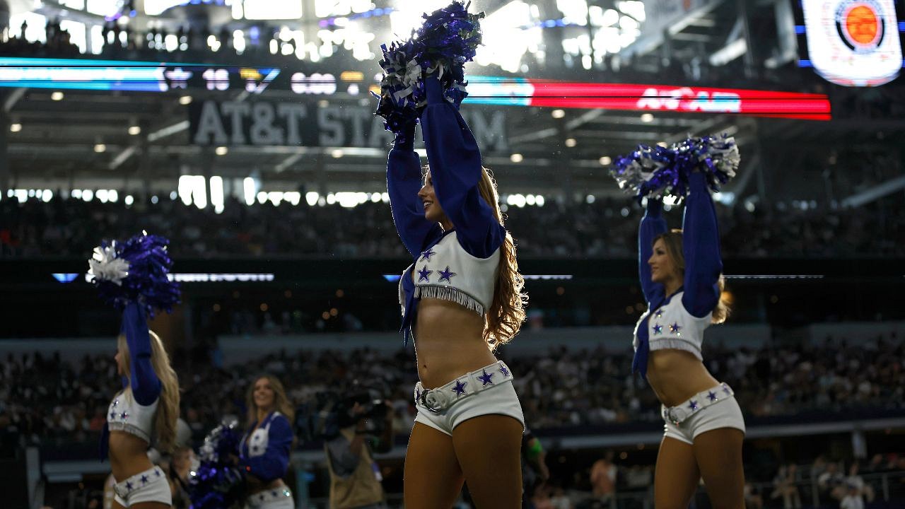 Blinding sunlight in AT&T Stadium plays role in Cowboys loss