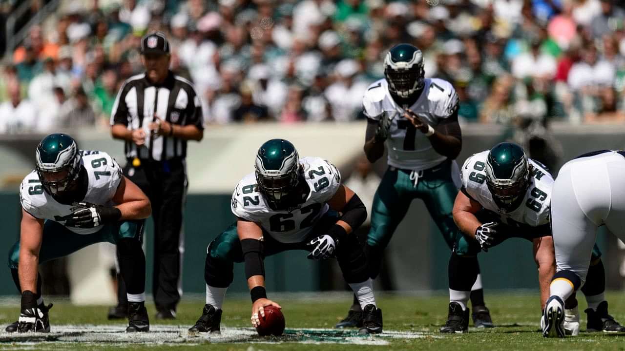 Philadelphia Eagles center Jason Kelce (62) snaps the ball during