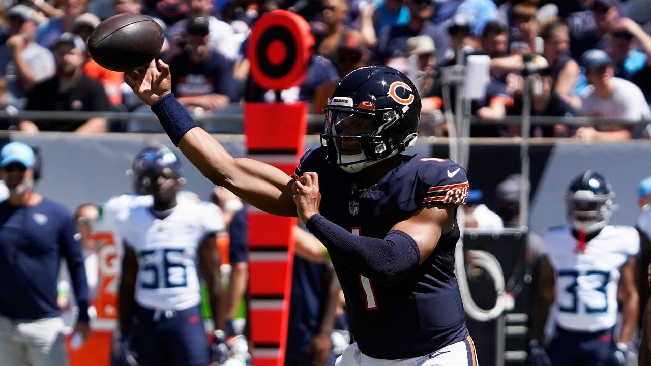 Mac Jones Throws A Dime While Justin Fields Hits An Open WR And He's The  Next Patrick Mahomes: NFL Fans Flame Bears Fans For Overreacting To  Rookie's First NFL Preseason Game 