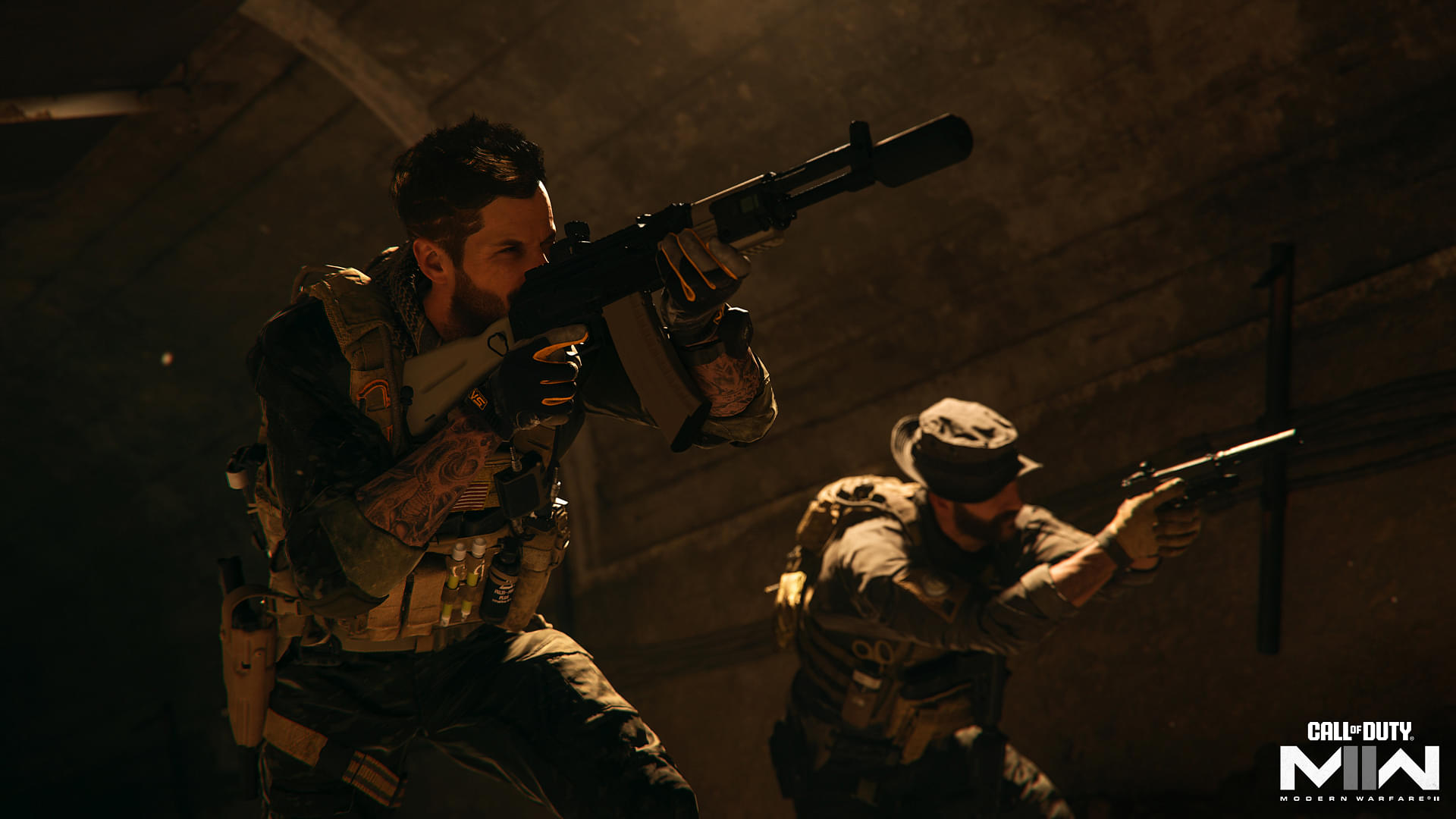 An Image of Two Soldiers Pointing their weapons in Warzone 2