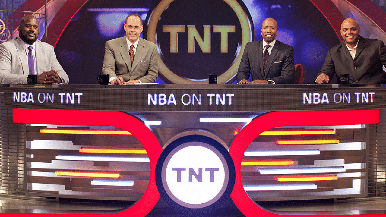 Having Caught Charles Barkley’s Lie on Live TV, Shaquille O’Neal and Kenny Smith ‘Ganged Up’ on 11x All-Star: “Don’t Think I’ve Ever Gotten Beat by 31 Points in a Playoff Game!”
