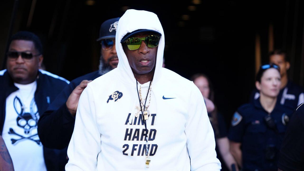 Deion Sanders gifted the Colorado Buffaloes these sunglasses