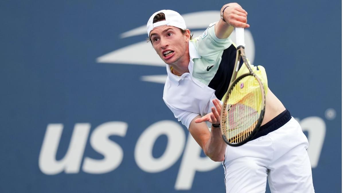 Ugo Humbert's 'Mirror Act' Makes Him Go Viral at Paris Masters For The