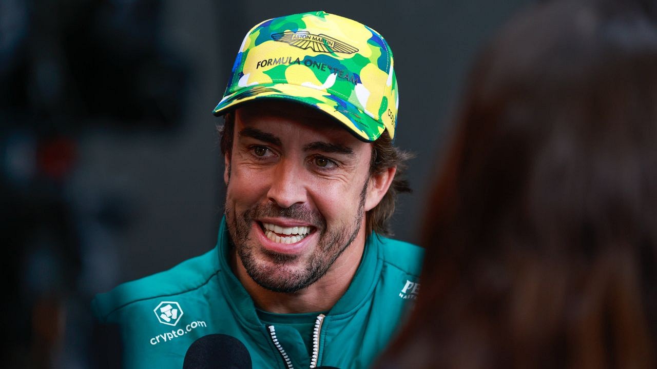 Watch: Only .053s separate Fernando Alonso and Sergio Perez as