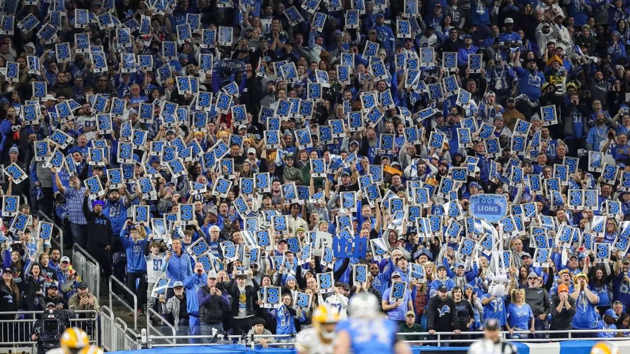 Richard Sherman & Football Fans Left In Utter Disbelief After Detroit