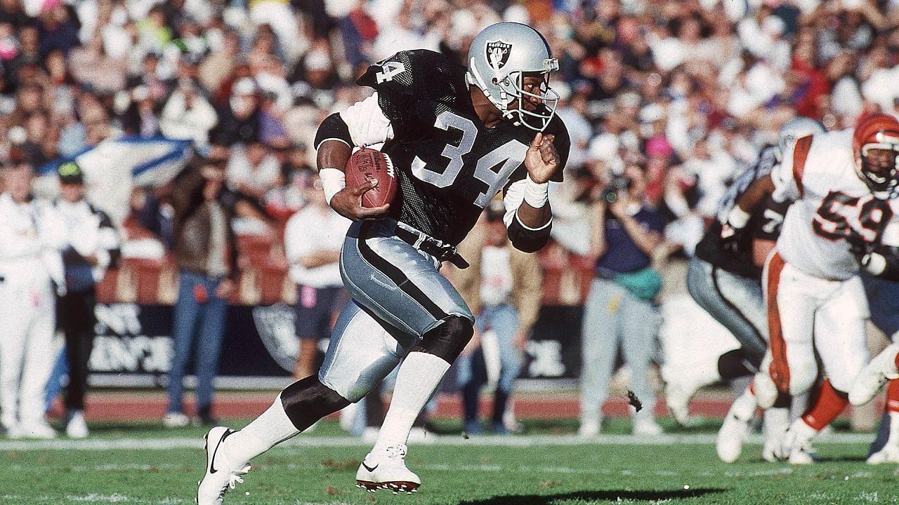 Why Bo Jackson Could Be Considered as the Best Athlete of All Time?