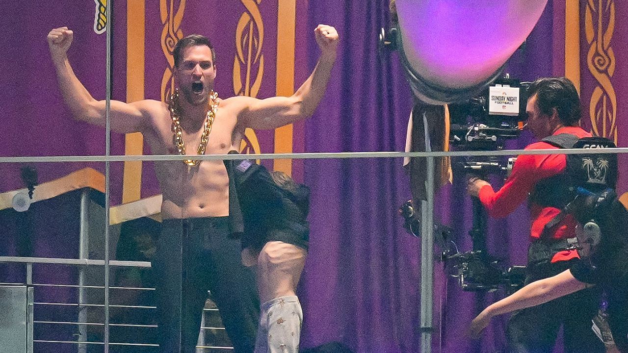 Chain-Clad Kirk Cousins Strips Again, but Why?