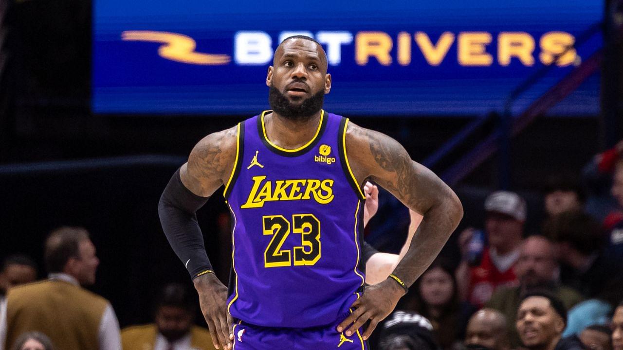 "LeBron James Went From Mad To Completely Bewildered": Darvin Ham's Lackluster Plays For The Lakers Led To NBA Twitter Fan LBJ's 'Unamused' Reaction