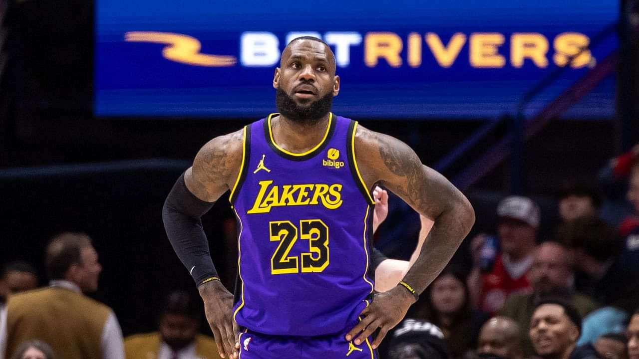 LeBron James Went From Mad To Completely Bewildered": Darvin Ham's Lackluster Plays For The Lakers Led To NBA Twitter Fan LBJ's 'Unamused' Reaction - The SportsRush