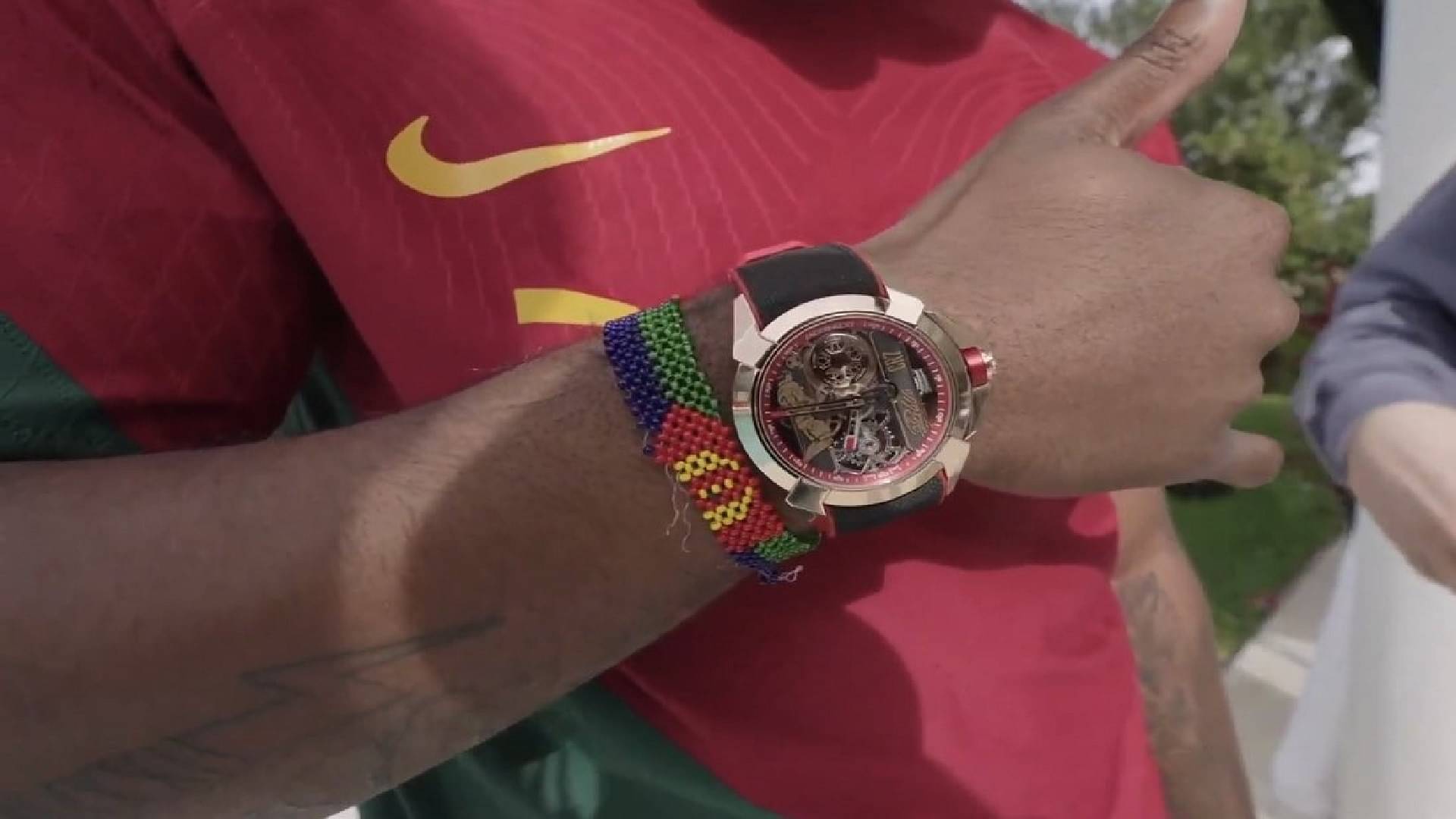 Cristiano Ronaldo shows off £92k 'Heart of CR7' luxury watch that has 26  white diamonds | Goal.com India