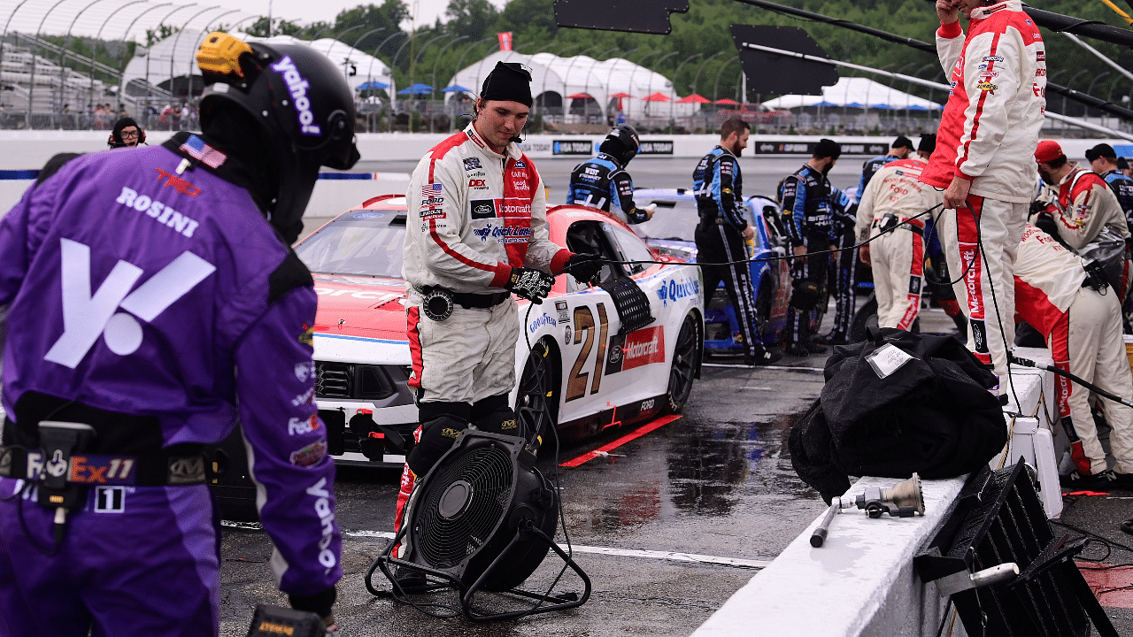 How Can NASCAR Have Competitive Pitstops During Wet Races?