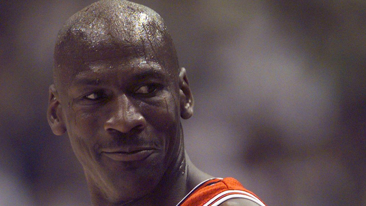 "See MJ We Take Care Of You": 90s Scorekeeper's Blatant Statpadding Of Michael Jordan Unearthed