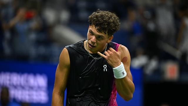 Ben Shelton with his telephone celebration at the US Open 2023