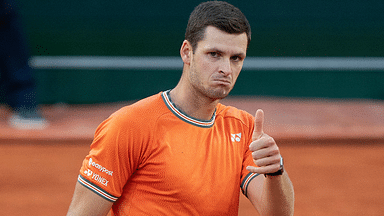 Hubert Hurkacz Copies Iconic Novak Djokovic Act in Montreal During Rain Break