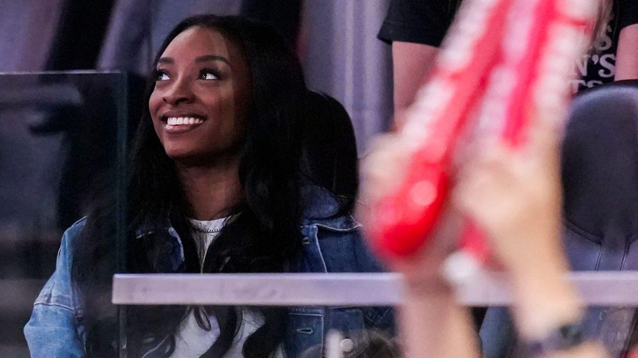 Simone Biles Advises Fan to ‘Get New’ Friends After Missing Gold Over America Tour