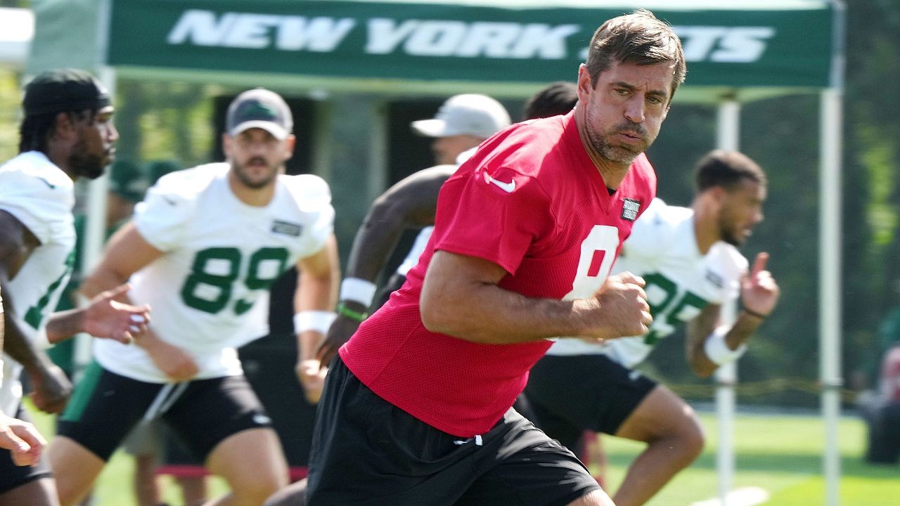 Aaron Rodgers Faces Scrutiny Over Netflix Announcement Amidst ‘Comeback ...