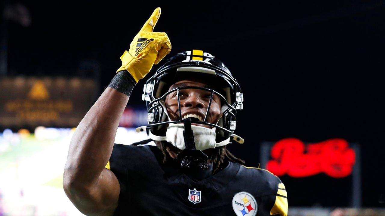 Pittsburgh Steelers wide receiver Calvin Austin III (19) celebrates his twenty-nine yard pass reception for a touchdown against the New York Giants during the fourth quarter at Acrisure Stadium.