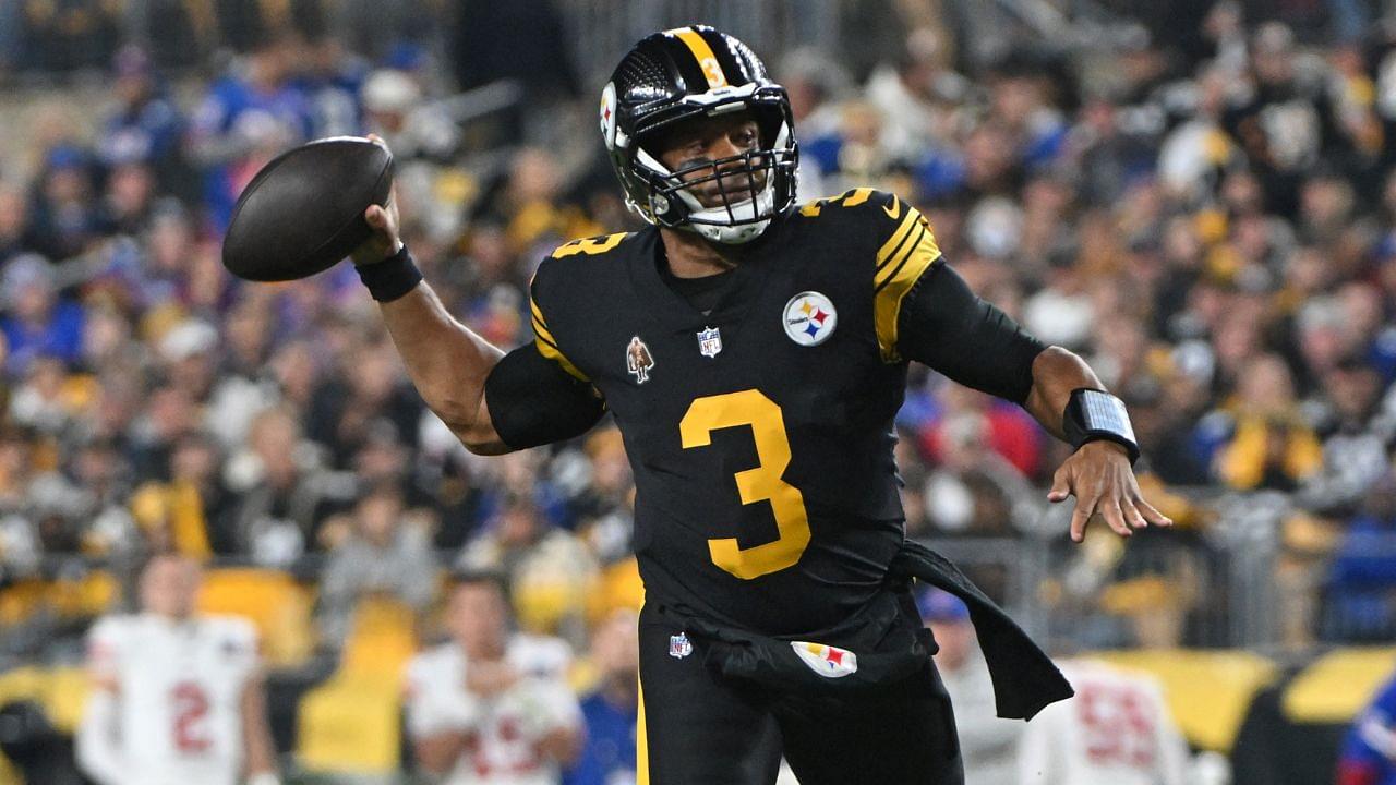 Pittsburgh Steelers quarterback Russell Wilson (3) throws a pass against the New York Giants during the first quarter at Acrisure Stadium.