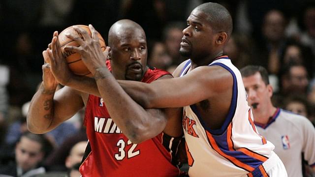 Shaquille O Neal (Miami Heat, li.) gegen Jerome James (New York Knicks)