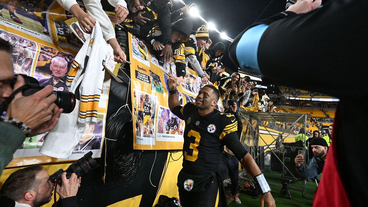 Pittsburgh Steelers quarterback Russell Wilson (3) celebrates a win against the New York Giants at Acrisure Stadium.