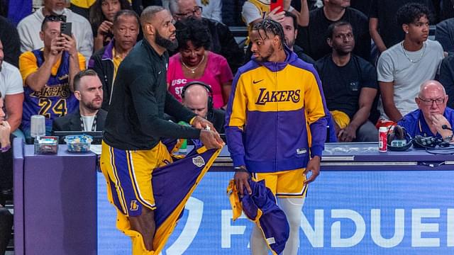 LeBron James 23 and Bronny James 9 ready to play against the Minnesota Timberwolves during an NBA, Basketball Herren, USA basketball game at Crypto.com Arena on Tuesday, Oct. 22, 2024 in Los Angeles. Los Angeles USA - ZUMAc68_ 20241022_zaf_c68_032 Copyright: xRingoxChiux