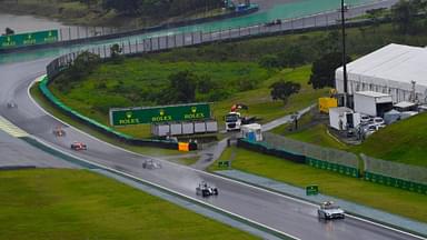 Das Safety Car vor Lewis Hamilton (Mercedes AMG Petronas Formula One Team), Nico Rosberg (Mercedes AMG Petronas Formula One Team), Sebastian Vettel (Scuderia Ferrari), Max Verstappen (Red Bull Racing),