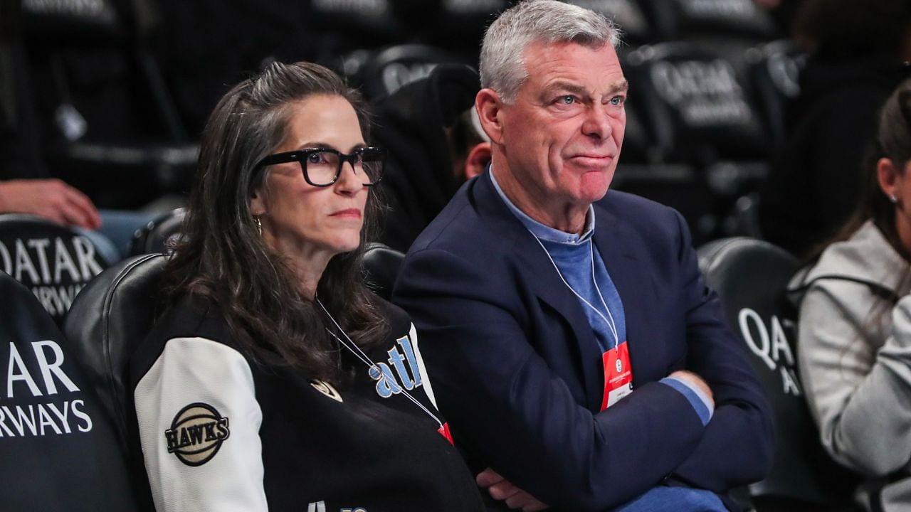 Atlanta Hawks principal owner Tony Ressler (R) and his wife actress Jami Gertz (L) at Barclays Center