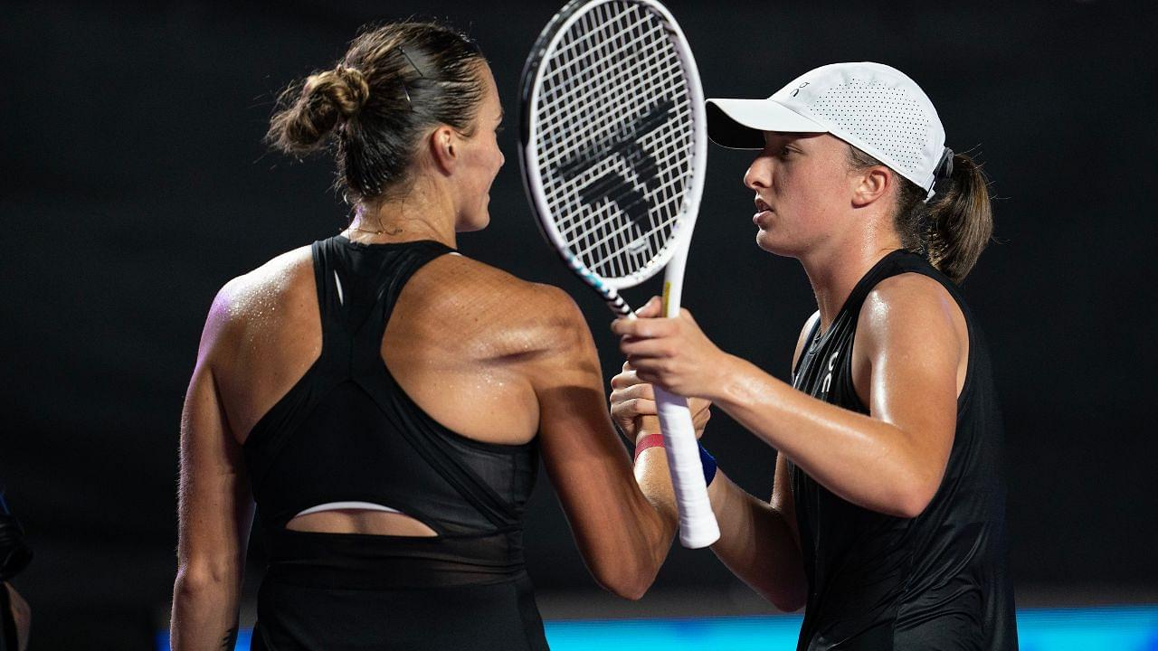 Aryna Sabalenka (L) and Iga Swiatek (R) after the WTA Finals 2023