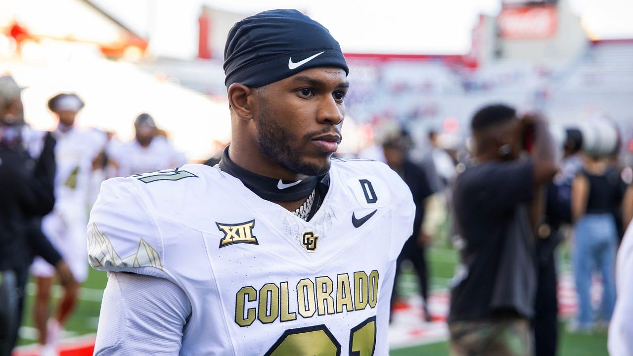 Colorado Buffalos safety Shilo Sanders (21) against the Arizona Wildcats at Arizona Stadium.